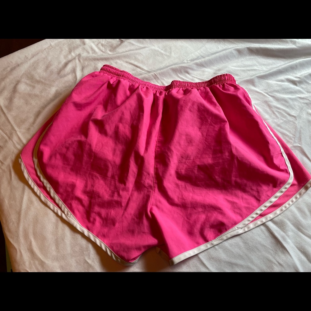 🌺 Nike Tempo Dri Fit Pink Running Shorts 🌺 - Picture 5 of 6